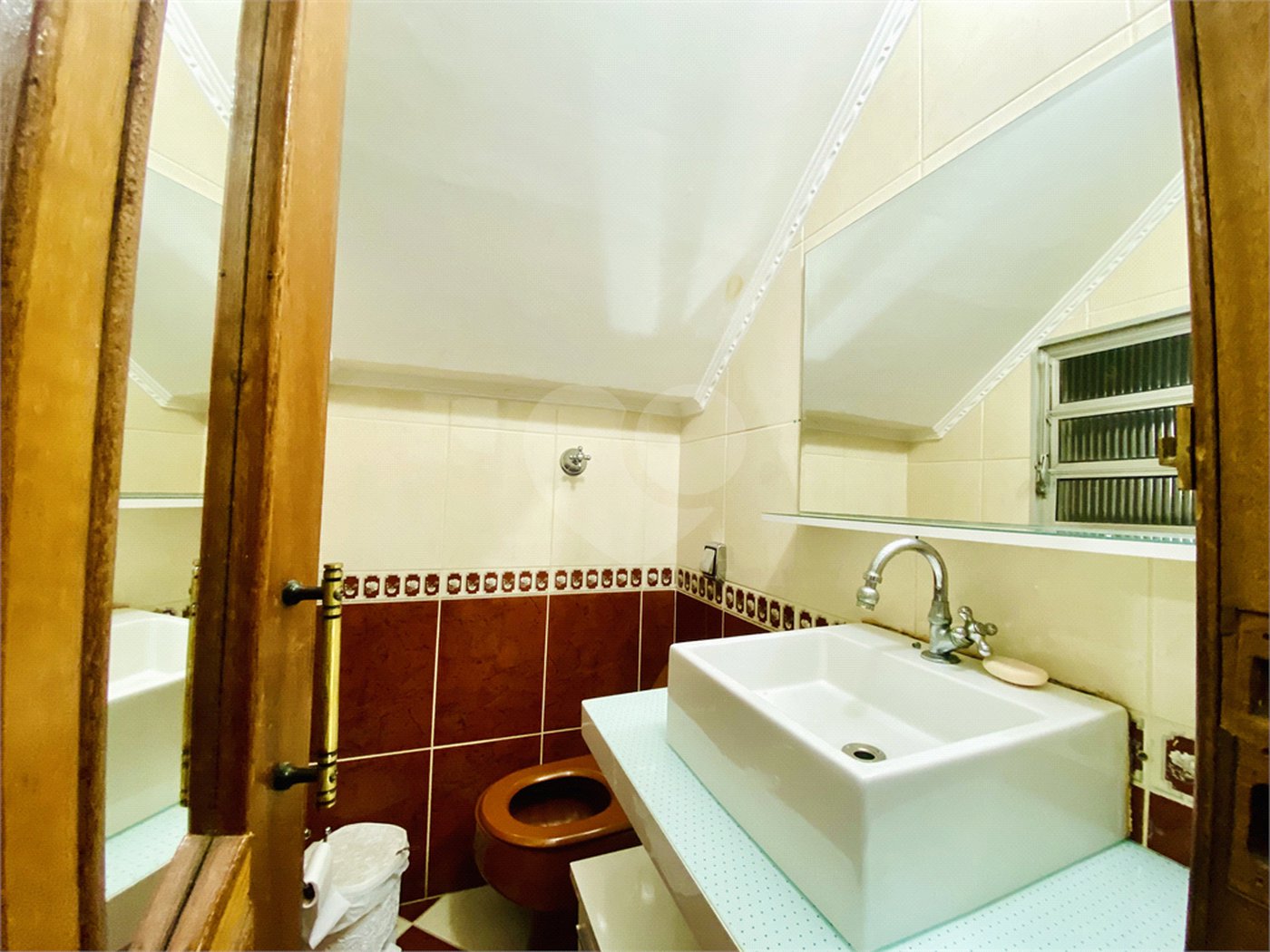 Sobrado à venda com 4 quartos, sendo 1 suíte, em Vila Gilda, Santo André, SP