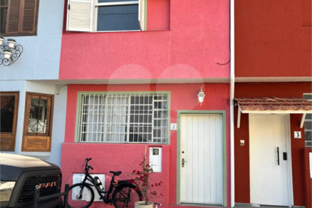 Casa de Vila à venda com 3 quartos, sendo 1 suíte, em Vila Cordeiro, São Paulo, SP
