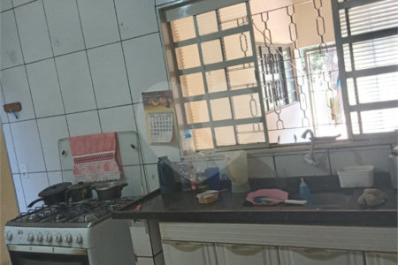 Imóvel para venda sendo 03 casas independentes na Vila Celina.