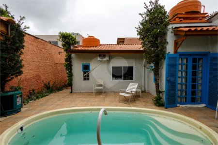 Casa à venda com 4 quartos, sendo 2 suítes, em Brooklin, São Paulo, SP