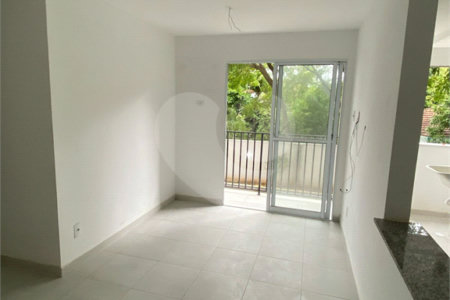 Apartamento no Condomínio Campo Real Residencial.