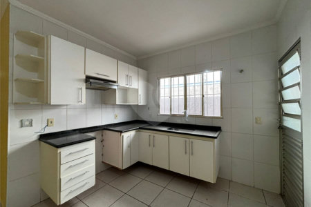 Casa à venda com 2 quartos, sendo 1 suíte, em Nova Cerejeira, Atibaia, SP