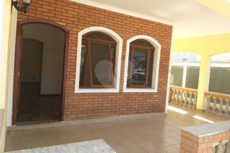 Casa à venda com 3 quartos, sendo 1 suíte,  em Santa Rosa, Vinhedo, SP