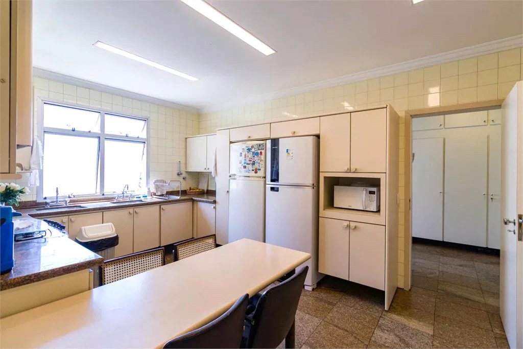 Apartamento à venda com 4 quartos, sendo 2 suítes, em Real Parque, São Paulo, SP