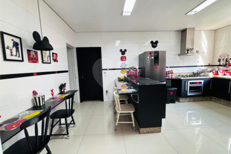 Casa à venda com 4 quartos, sendo 2 suítes, no condomínio Carmen Blanco, Sorocaba - SP