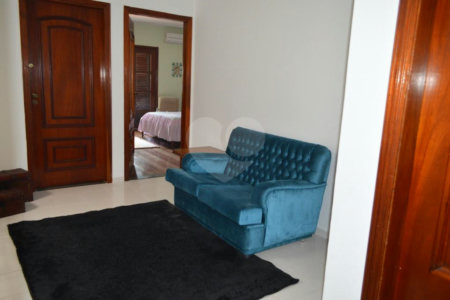 Casa à venda com 4 quartos, sendo 2 suítes, em Vila Mogilar, Mogi das Cruzes, SP