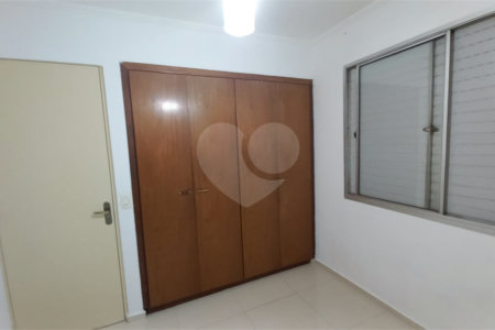Apartamento à venda com 3 quartos em Jardim Londrina, São Paulo, SP