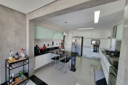 Apartamento à venda com 4 quartos, sendo 2 suítes, em Santa Teresinha, São Paulo, SP