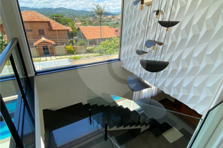 Casa à venda com 4 suítes em Vila Santista, Atibaia, SP