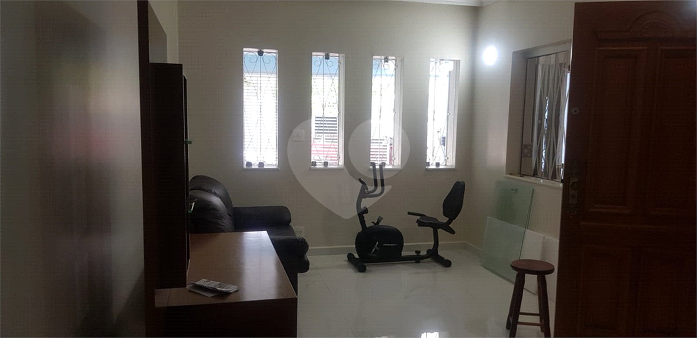 Sobrado à venda com 4 quartos, sendo 2 suítes, em Vila Hamburguesa, São Paulo, SP