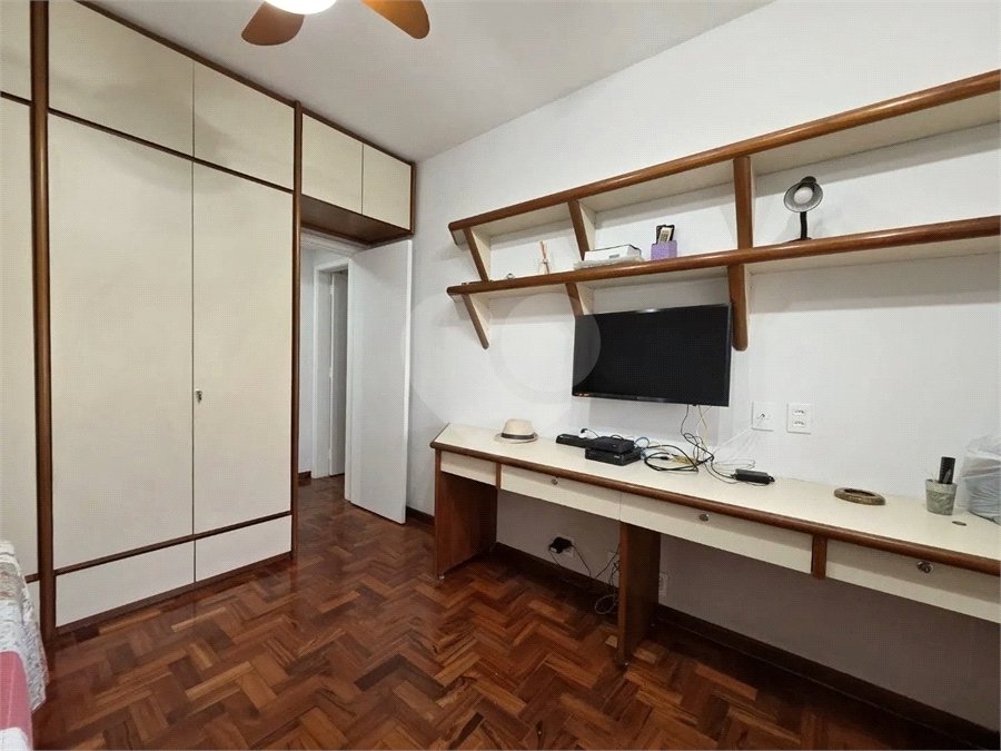 Apartamento à venda com 2 quartos, sendo 1 suíte,  em Laranjeiras, Rio de Janeiro, RJ