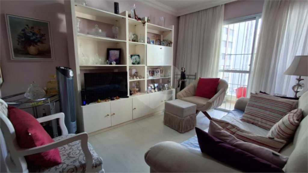 Apartamento à venda com 3 quartos, sendo 1 suíte,  em Indianópolis, São Paulo, SP