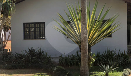 Chácara à venda com 6 quartos, sendo 2 suítes,  em Jardim Brogotá, Atibaia, SP