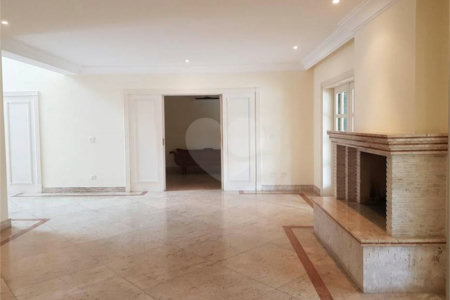 Casa à venda com 4 suítes no condomínio Vilaretto, São Paulo - SP