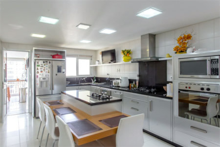 Apartamento à venda com 4 suítes em Vila Suzana, São Paulo, SP