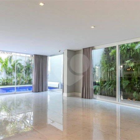 Casa à venda com 4 suítes no condomínio Hípica Garden, São Paulo - SP