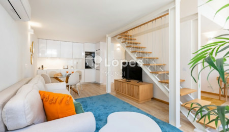 Apartamento T2 Duplex à venda no Bonfim, Porto, Portugal – Mobiliado