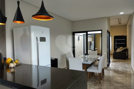 Casa à venda com 3 quartos, sendo 1 suíte, em Residencial Vila dos Eucaliptos, Salto, SP
