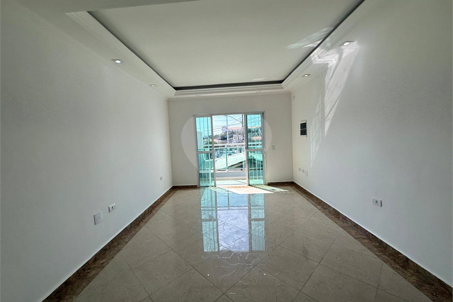 Sobrado à venda com 3 quartos, sendo 1 suíte,  em Parque Vitória, São Paulo, SP