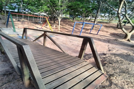 Casa à venda com 3 quartos, sendo 1 suíte,  no condomínio Atibaia Park 1, Atibaia - SP