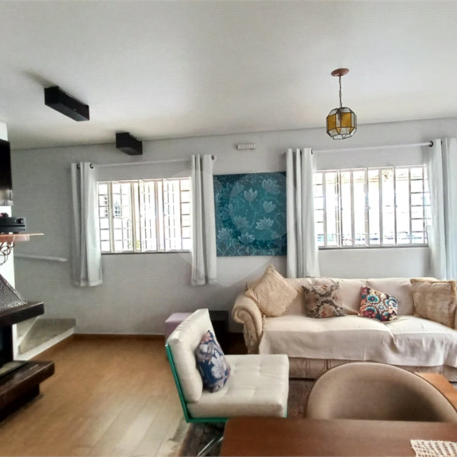 Sobrado à venda com 3 quartos, sendo 1 suíte, em Vila Gomes, São Paulo, SP