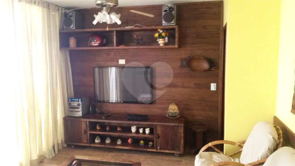 Apartamento à venda com 3 quartos, sendo 1 suíte, em Jardim Enseada, Guarujá, SP