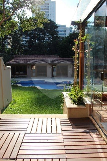 Sobrado à venda ou para alugar com 4 suítes em Alto da Boa Vista, São Paulo, SP