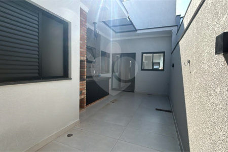 Casa à venda com 3 quartos, sendo 1 suíte, no condomínio Vila Paraty, Indaiatuba - SP