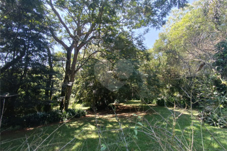 Casa à venda com 4 quartos, sendo 3 suítes, no condomínio Patrimônio do Carmo, São Roque - SP
