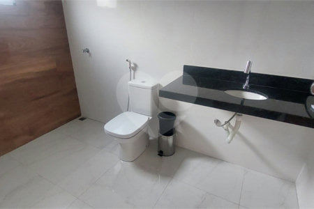 Casa à venda com 3 suítes no condomínio Riviera dos Pássaros, Joanópolis - SP