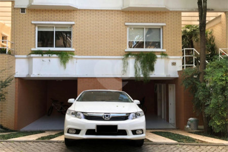 Casa à venda com 4 quartos, sendo 3 suítes, no condomínio Saint James Special Houses, São Paulo - SP