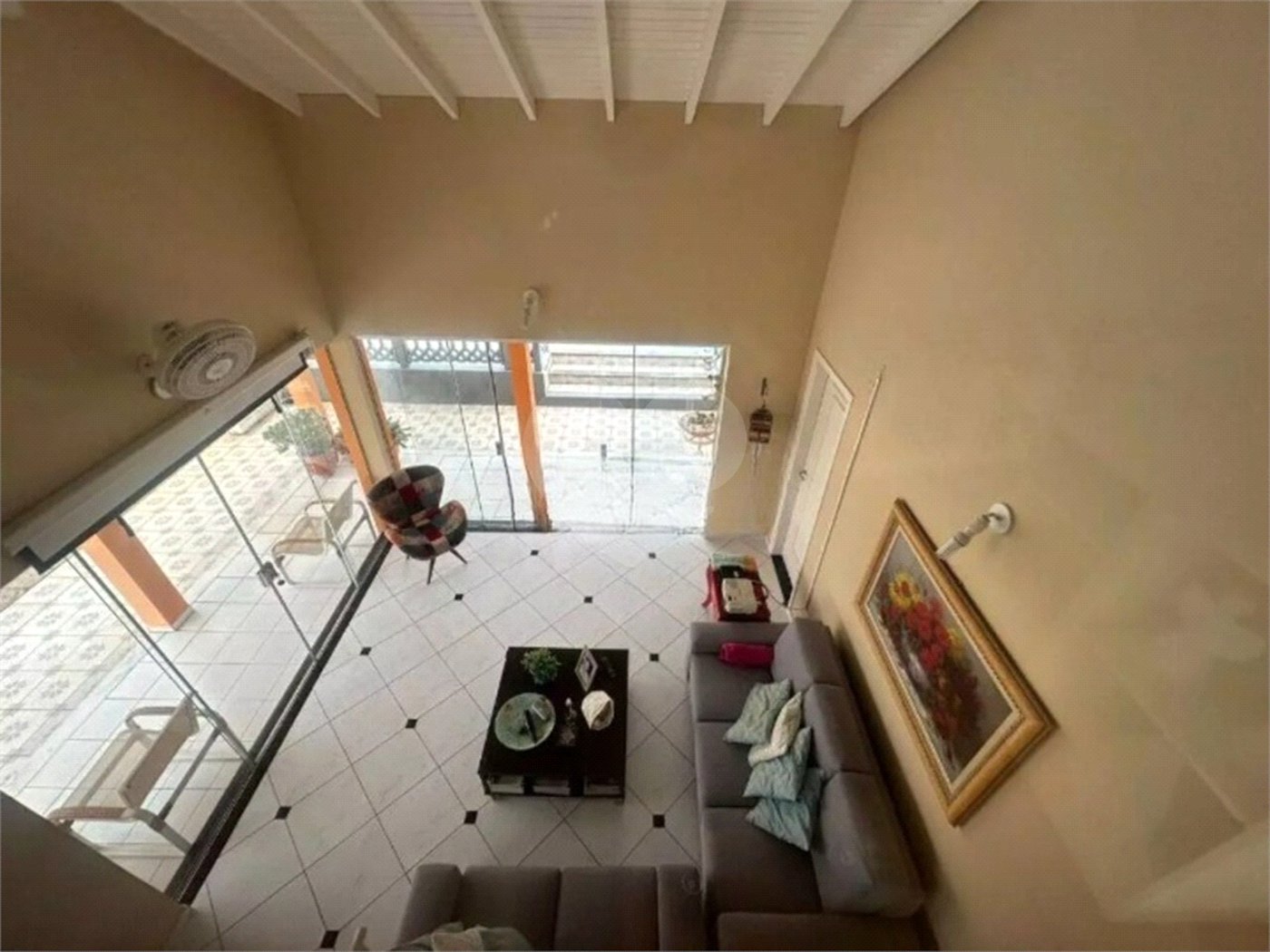 Casa à venda com 3 quartos, sendo 1 suíte, no condomínio Residencial Delle Stelle, Louveira - SP