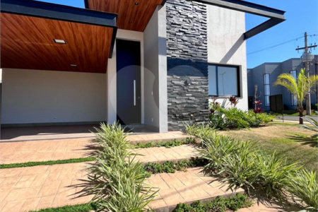 Casa à venda com 3 suítes em Residencial Village Damha III, Araraquara, SP