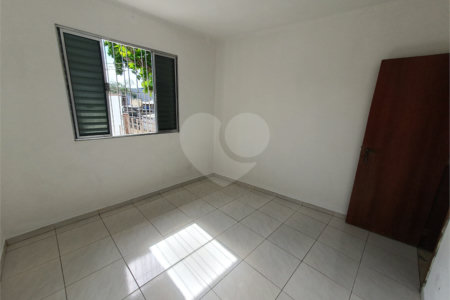 Sobrado à venda ou para alugar com 2 quartos em Vila Marieta, São Paulo, SP