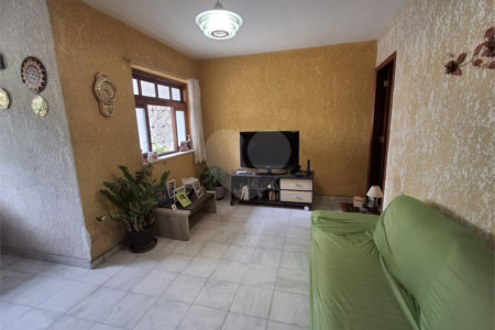 Casa à venda com 6 quartos, sendo 1 suíte, em Andaraí, Rio de Janeiro, RJ