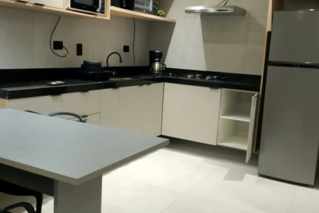 Apartamento à venda com 1 suíte em Caiçara, Praia Grande, SP