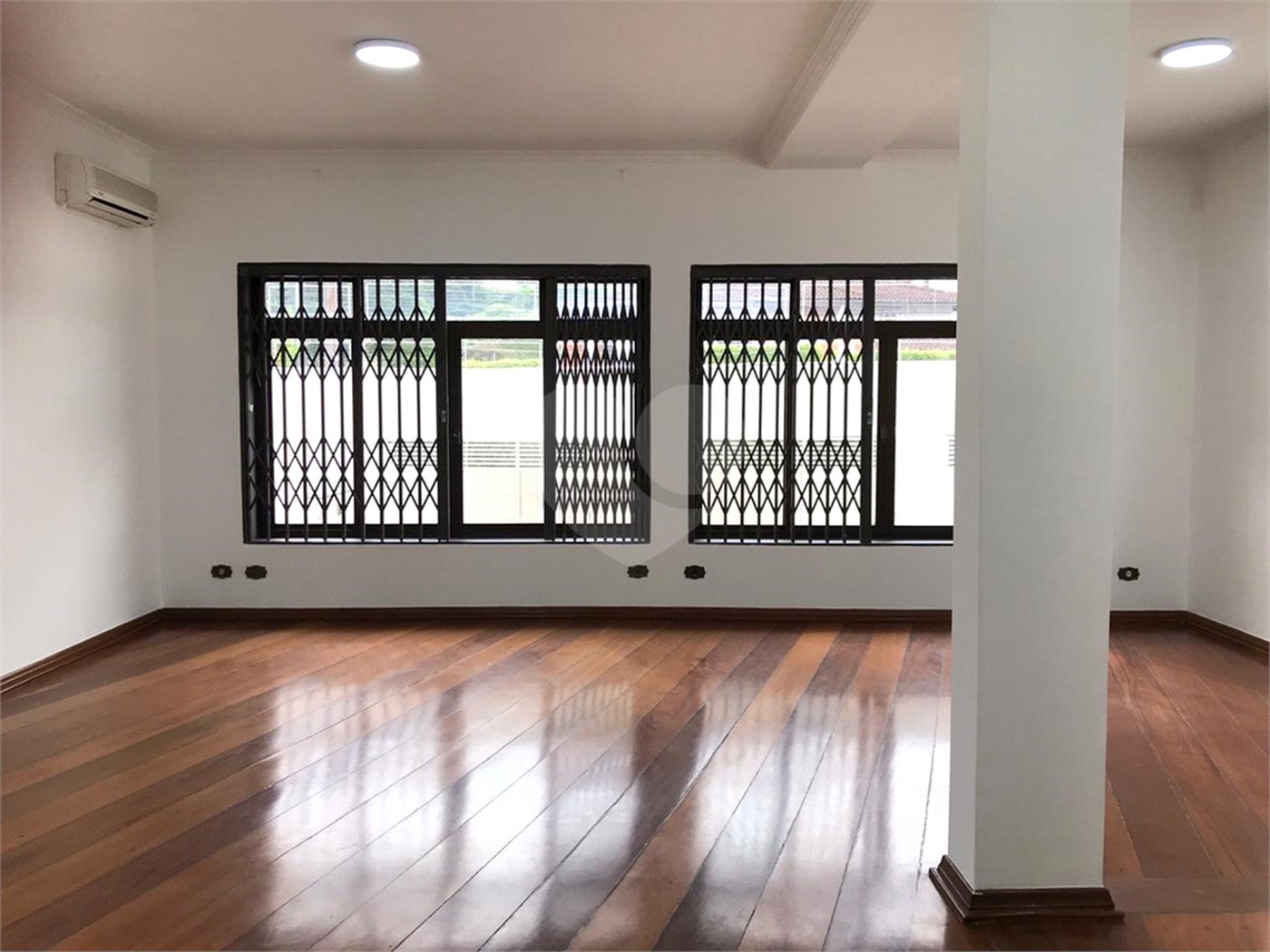 Sobrado à venda com 4 quartos, sendo 3 suítes, em Alto da Boa Vista, São Paulo, SP