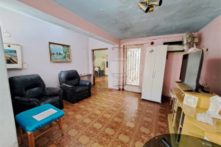 Casa à venda com 3 quartos, sendo 1 suíte, em Vila Constança, São Paulo, SP