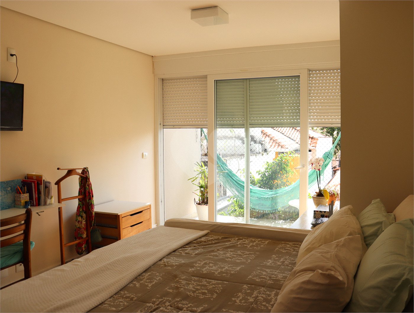 Casa Nova na Saúde c/380m2 de construção - 6 Quartos/4 suítes/4 Vagas na garagem