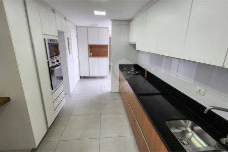 Apartamento à venda com 3 quartos, sendo 2 suítes,  em Paraíso do Morumbi, São Paulo, SP