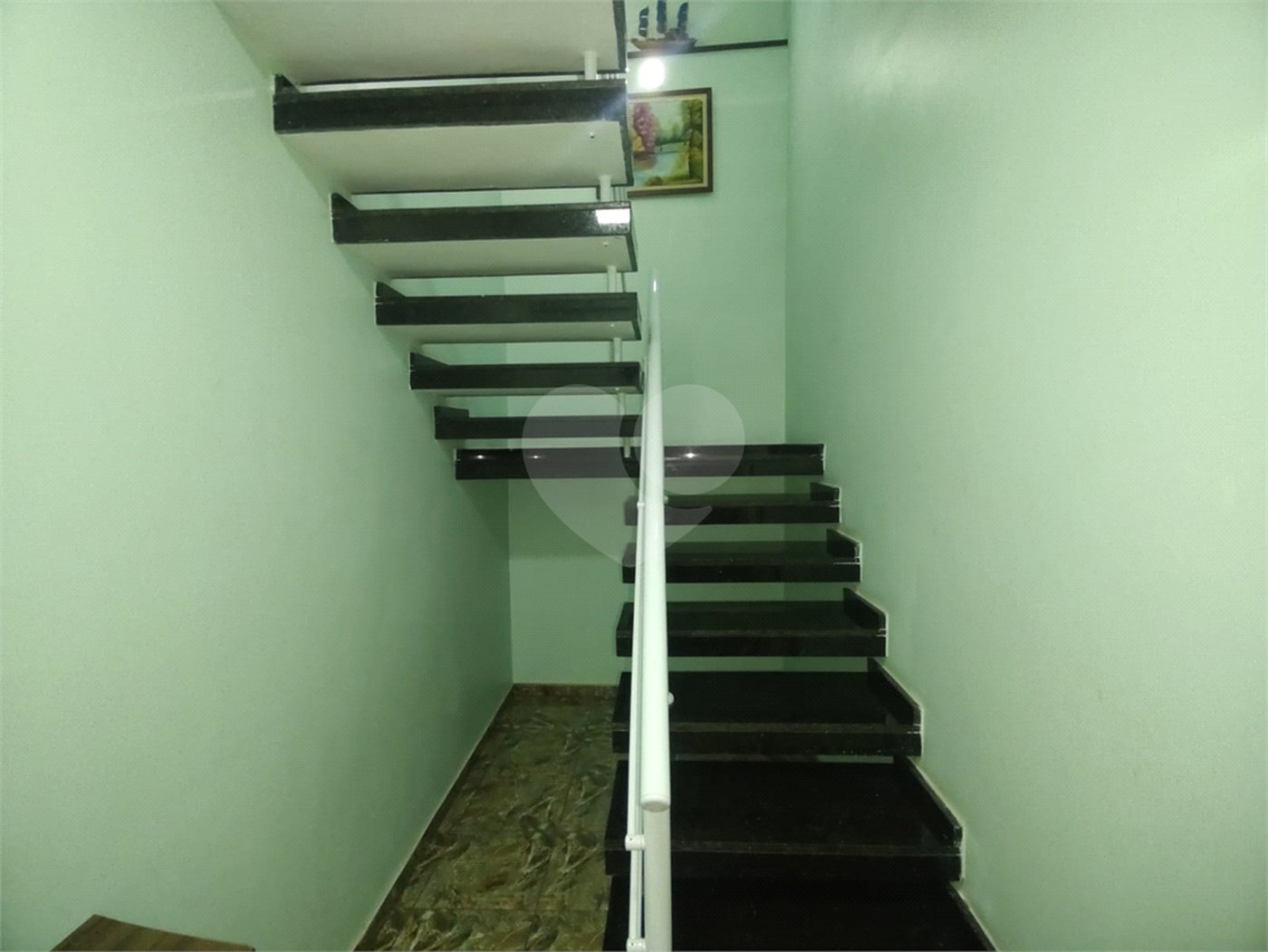 Casa à venda com 2 suítes no condomínio Morada das Hortênsias, São Paulo - SP