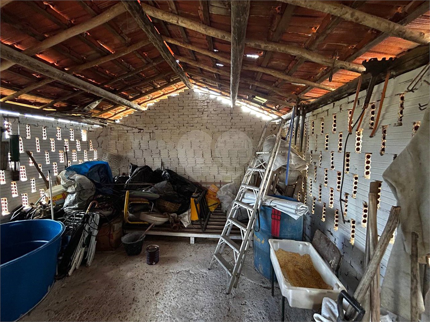 Sítio à venda com 2 quartos em Área Rural de Varginha, Itapetininga, SP