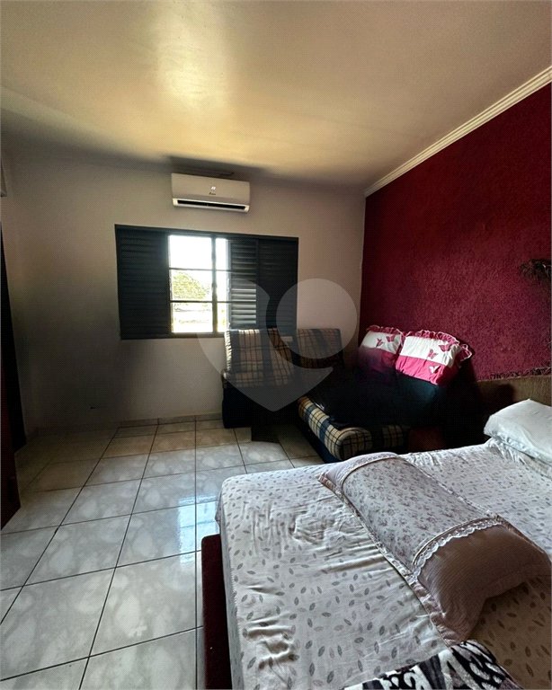 Sobrado à venda com 6 quartos, sendo 1 suíte, no Centro, Ponta Porã, MS