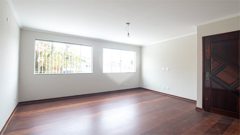 Sobrado à venda com 4 quartos, sendo 1 suíte, em Jardim Peri Peri, São Paulo, SP