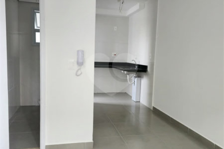 Casa à venda com 2 quartos, sendo 1 suíte, no condomínio Residencial Sanches, São Paulo - SP