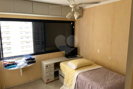 Apartamento à venda com 4 quartos, sendo 1 suíte, em Campo Belo, São Paulo, SP