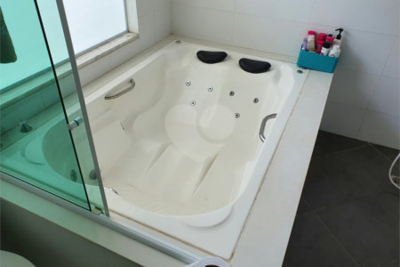 Casa à venda com 3 quartos, sendo 1 suíte, no condomínio Horto Florestal Iii, Sorocaba - SP