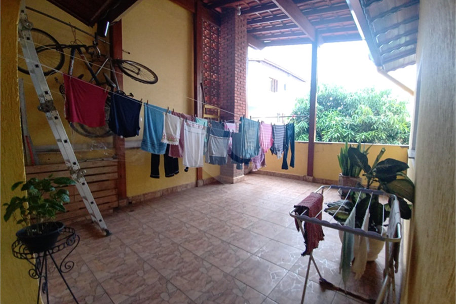 Sobrado à venda com 4 quartos, sendo 1 suíte, em Tremembé, São Paulo, SP