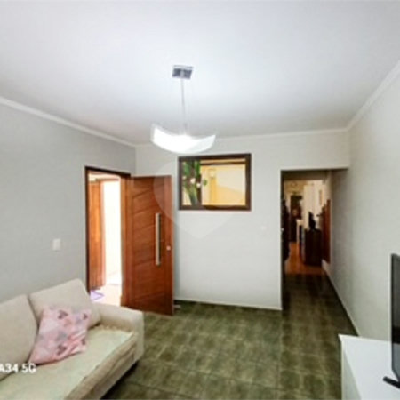 Casa à venda com 3 quartos, sendo 1 suíte, em Vila Roque, São Paulo, SP
