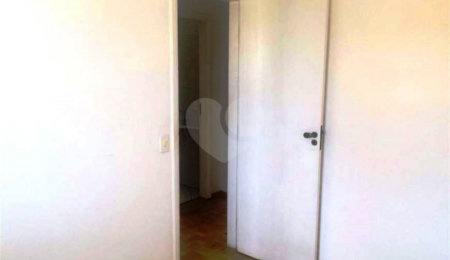 Casa à venda com 3 quartos, sendo 1 suíte,  no condomínio Vila das Macieiras, São Paulo - SP